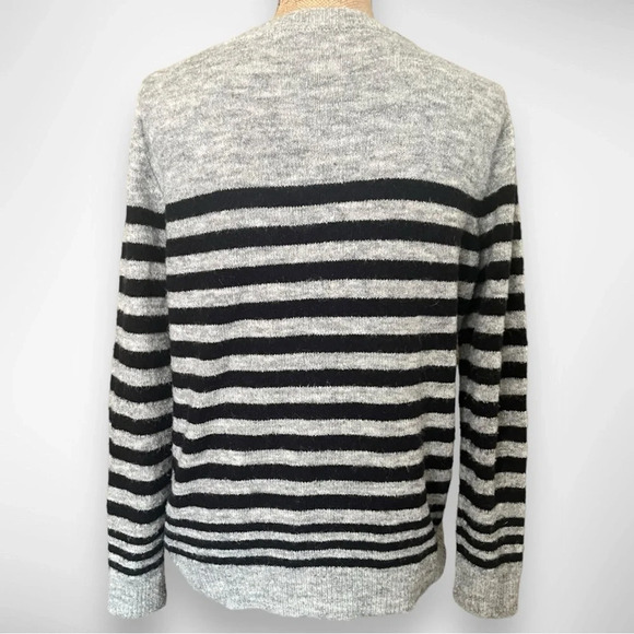 CURRENT AIR Women's Black and Gray Striped Crewneck Sweater Medium | EUC‎ - Picture 2 of 6